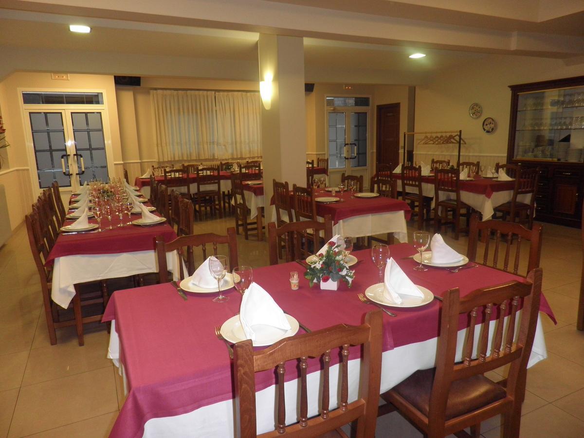 Pension Restaurante La Bombilla A Estrada Buitenkant foto